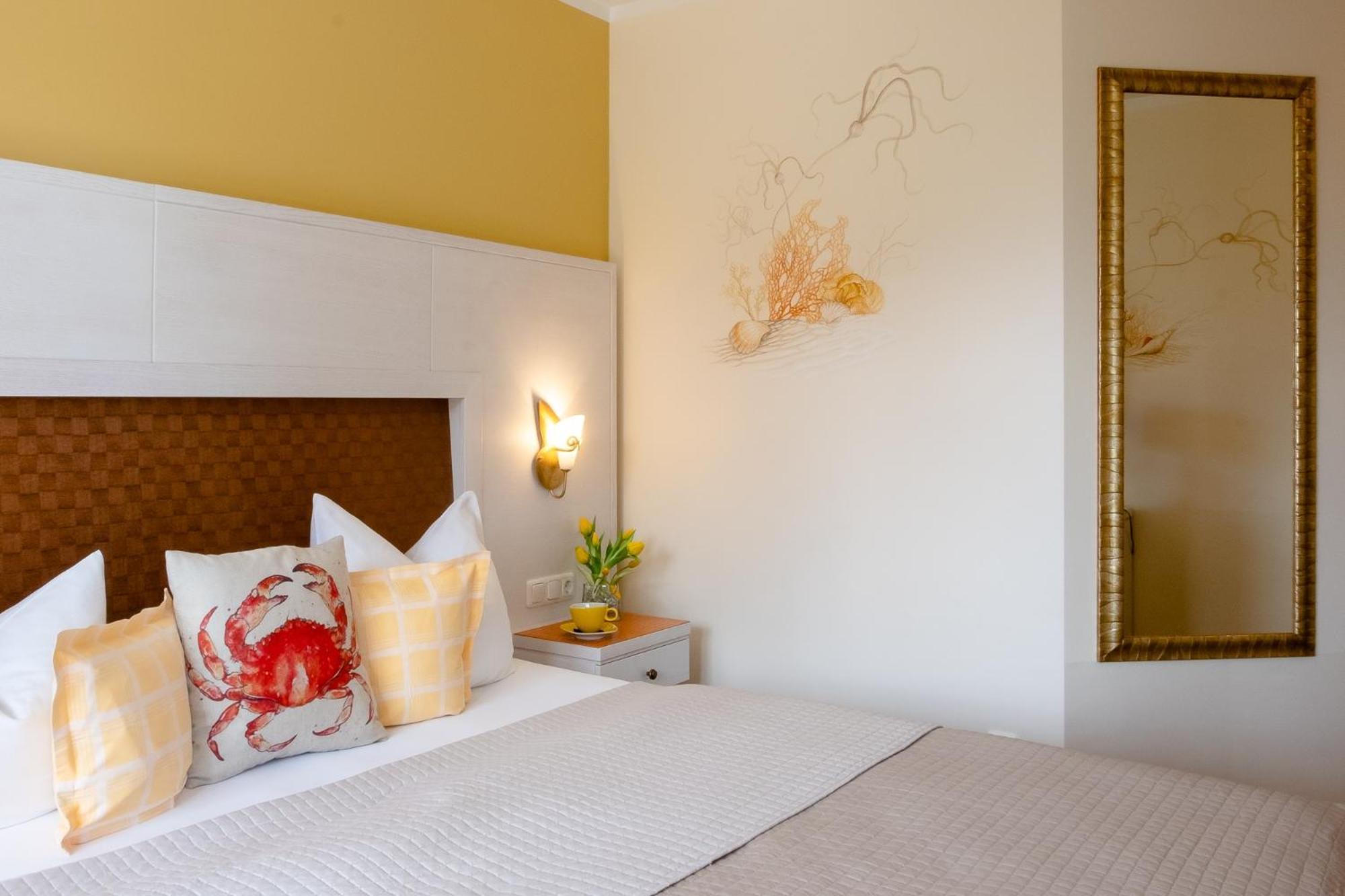 Hotel Garni Inselparadies Цингст Экстерьер фото