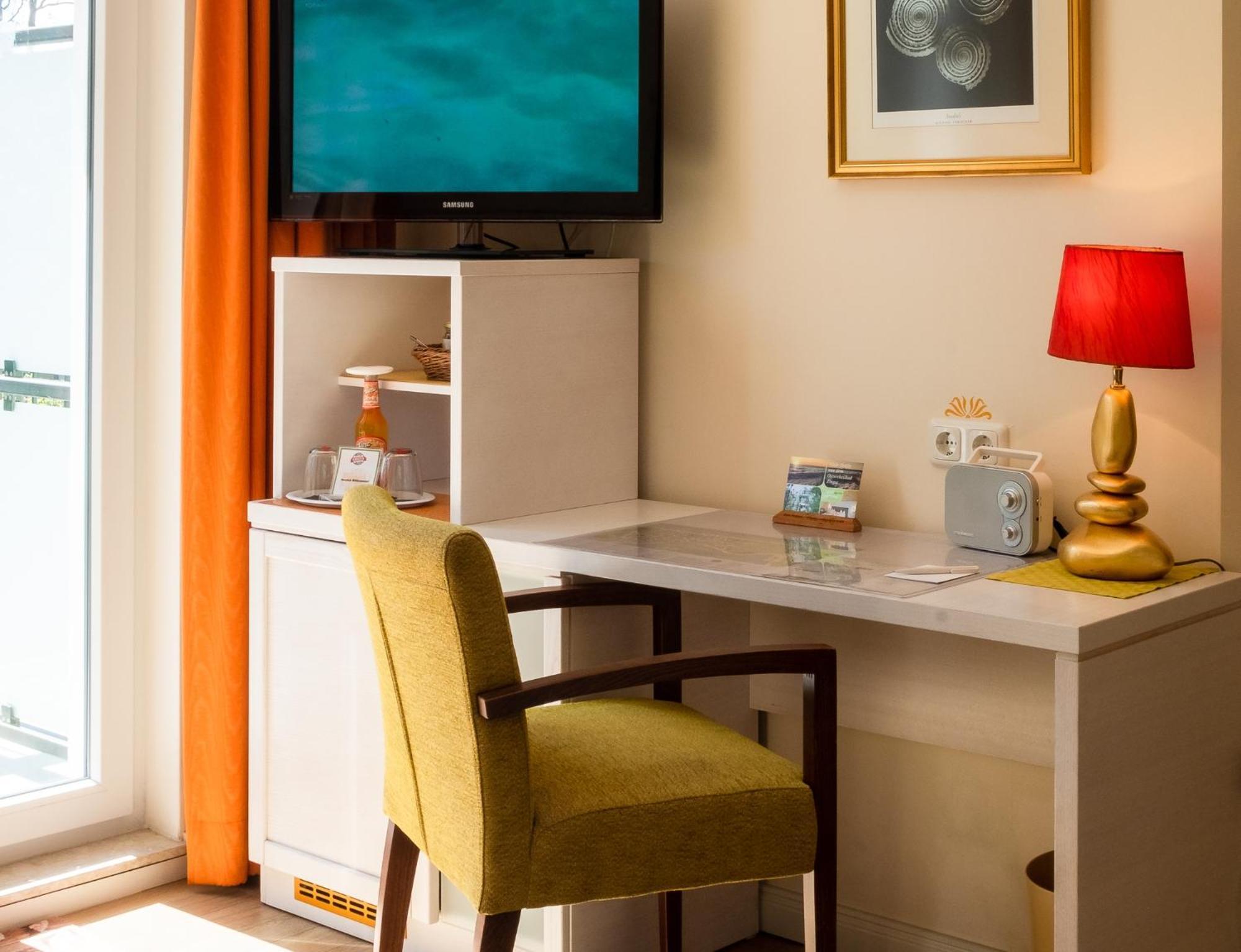 Hotel Garni Inselparadies Цингст Экстерьер фото